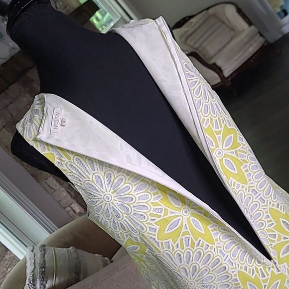 Weston sz M lemon lace overlay dress - Picture 4 of 11